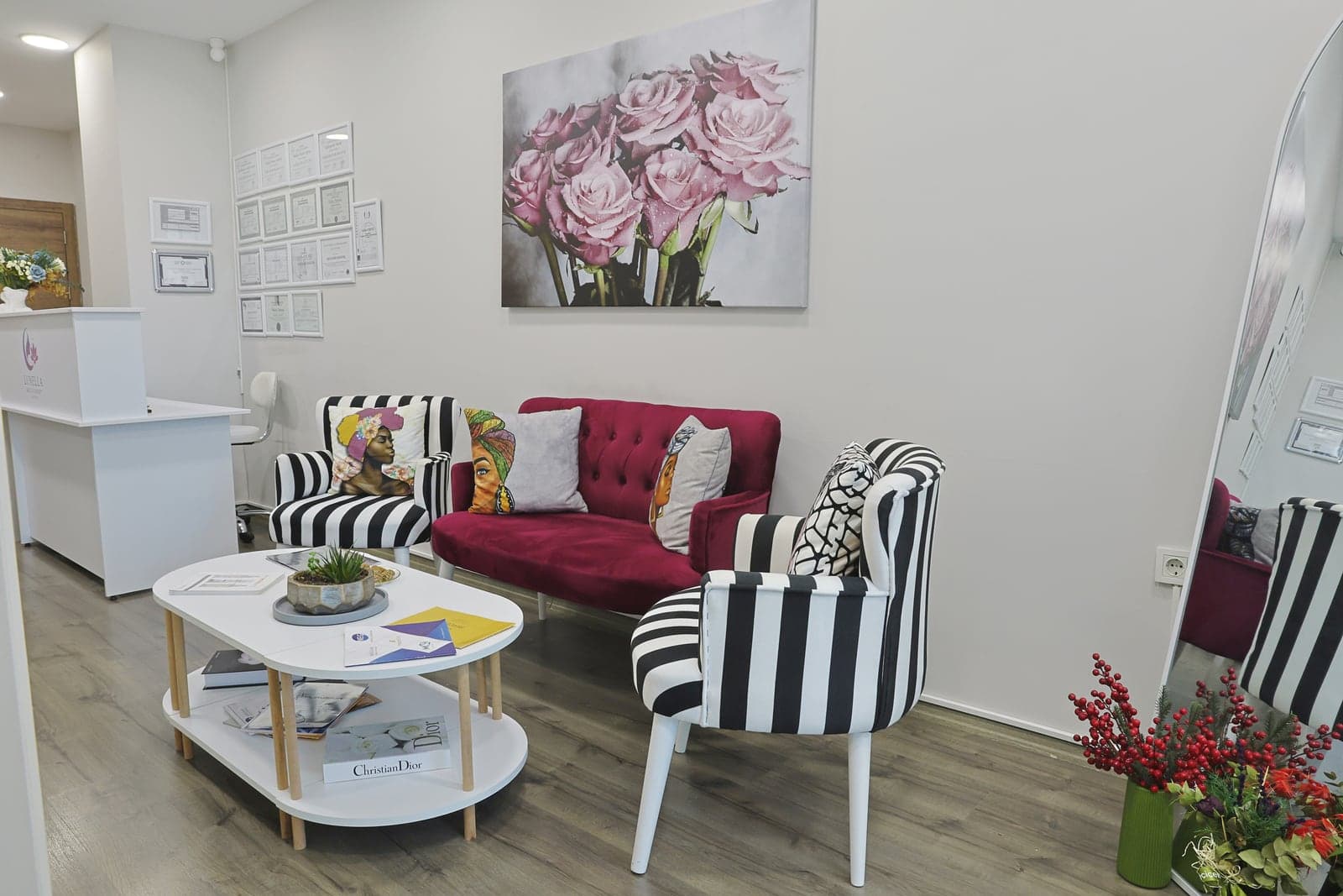 Lunella Beauty Concept Maltepe bekleme alanı koltuk detayı