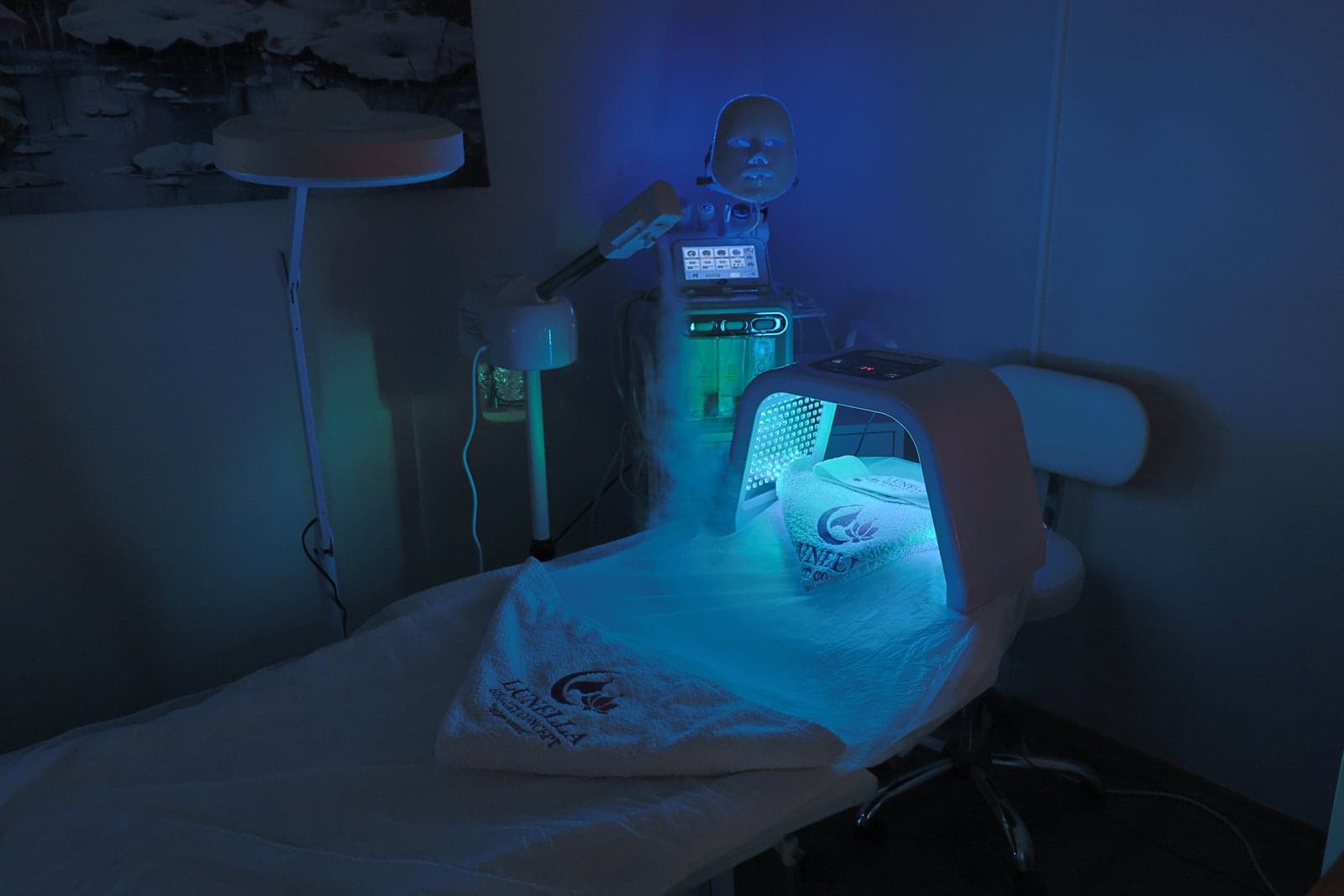 Lunella Beauty Concept Maltepe hydrafacial cihazı mavi ışık modu