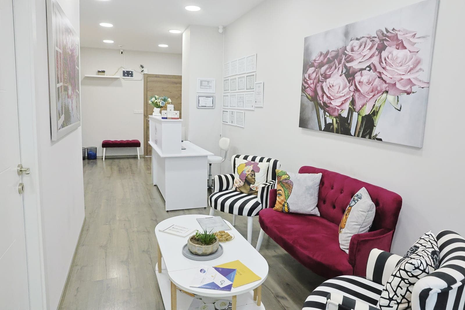 Lunella Beauty Concept Maltepe resepsiyon ve koridor alanı